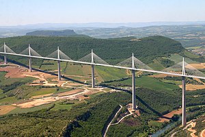 300px-ViaducdeMillau.jpg