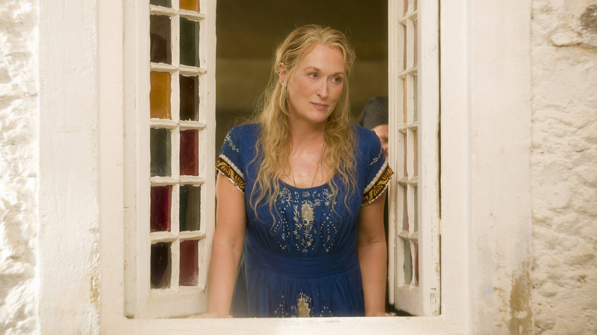 mama-mia-donna-on-window-720dmro12jor42qe.jpg